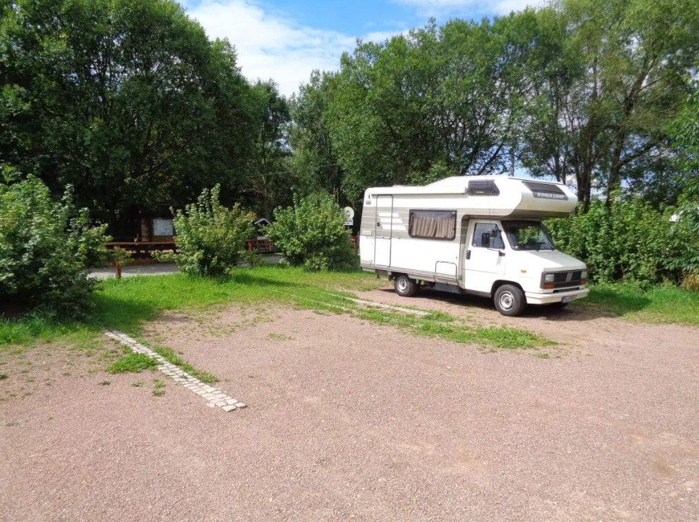 Freizeitgelände Alte Ziegelei Niederwürschnitz - Caravanstellplatz