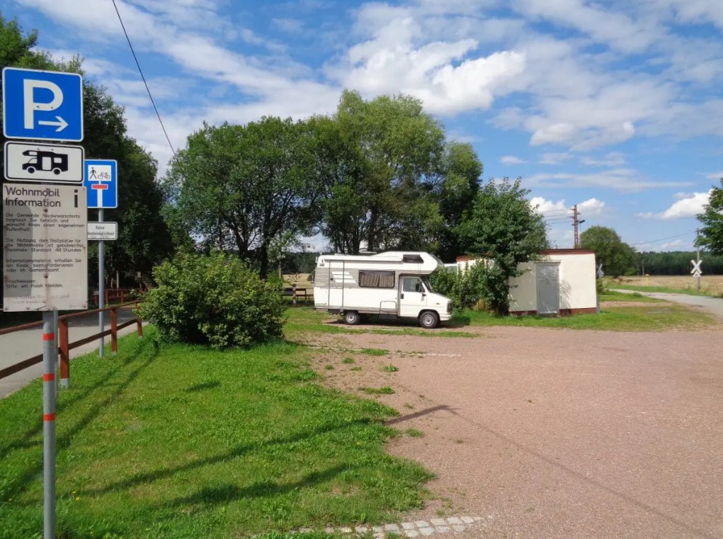 Freizeitgelände Alte Ziegelei Niederwürschnitz - Caravanstellplatz
